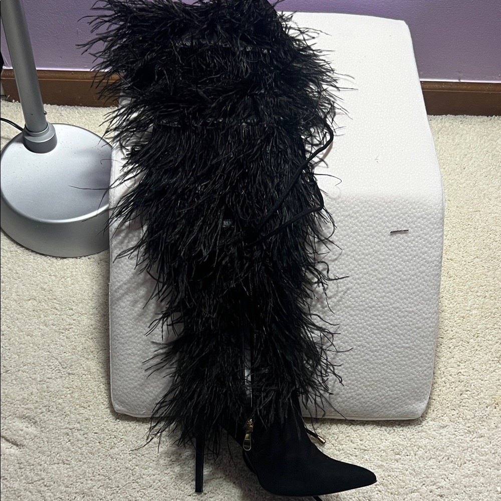 Elegant Black Feathered Women's Boots